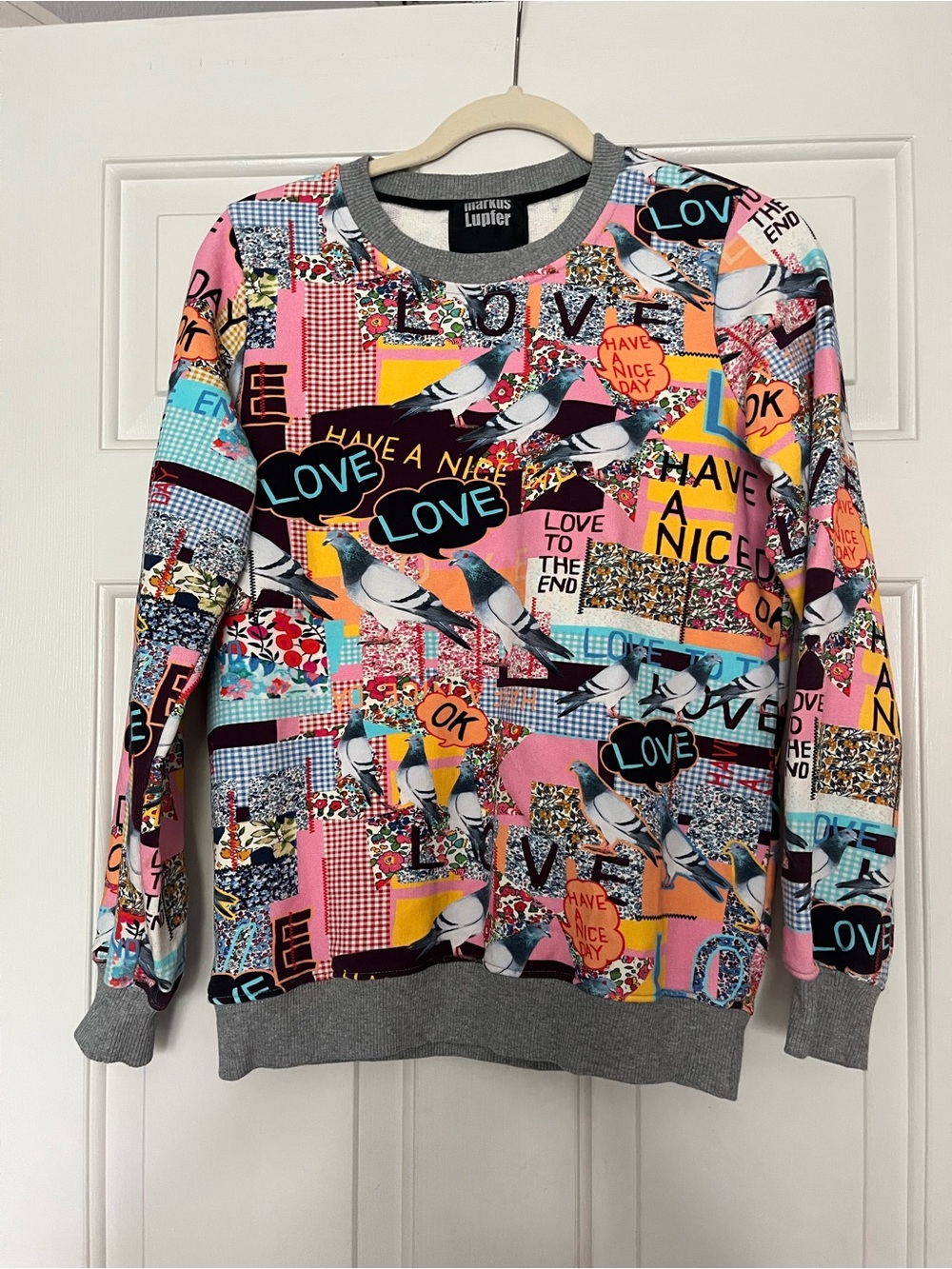 Markus Lupfer Pigeon Love Collage Cotton
Sweatshirt | Medium